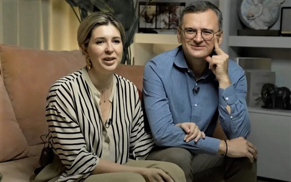 Новый виток скандала: секс-шоп спутницы экс-главы МИД Украины Кулебы обвиняют в эксплуатации военной тематики