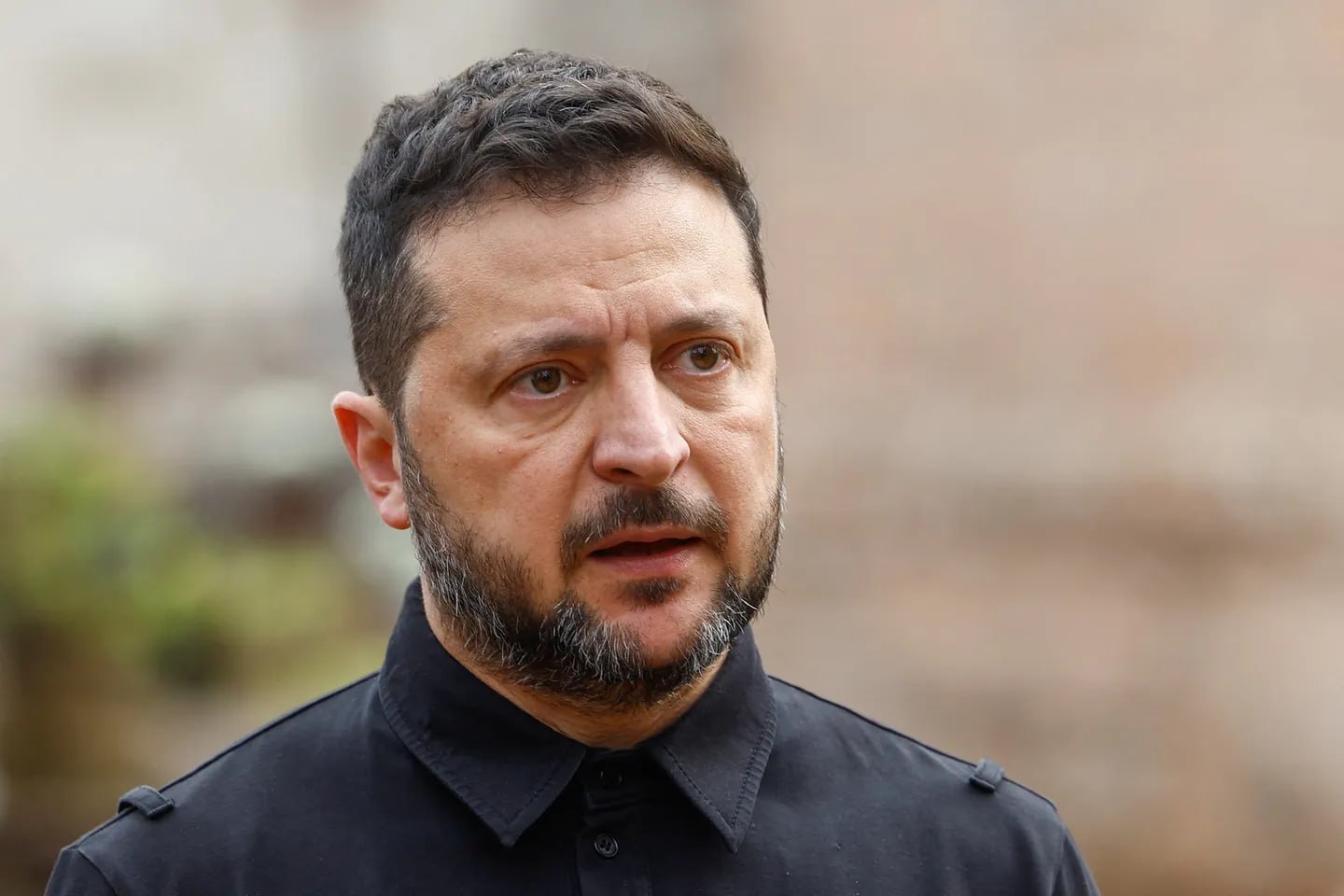 Зеленский заявил, что Украина продолжит атаковать российские НПЗ