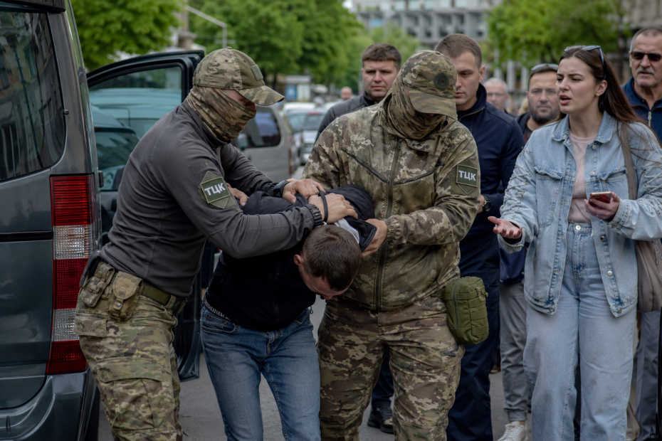 Митинги, разборки и загадочное убийство: украинцы теряют терпение в борьбе с ТЦК