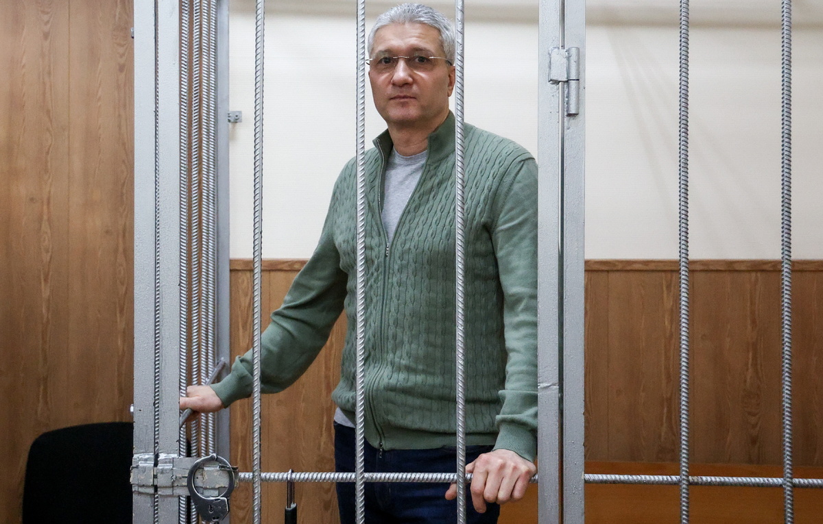 Бывший замминистра Тимур Иванов подал иск к Минобороны 