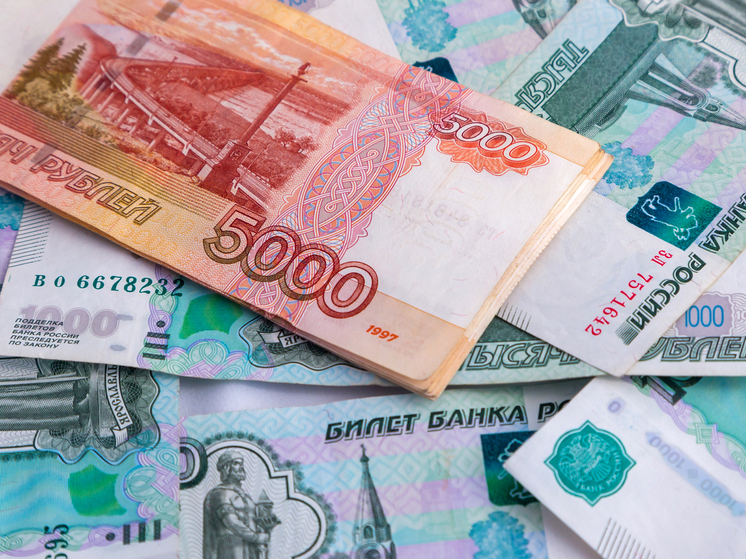 Пенсии, тарифы и рассрочки: как изменится жизнь россиян с 1 апреля