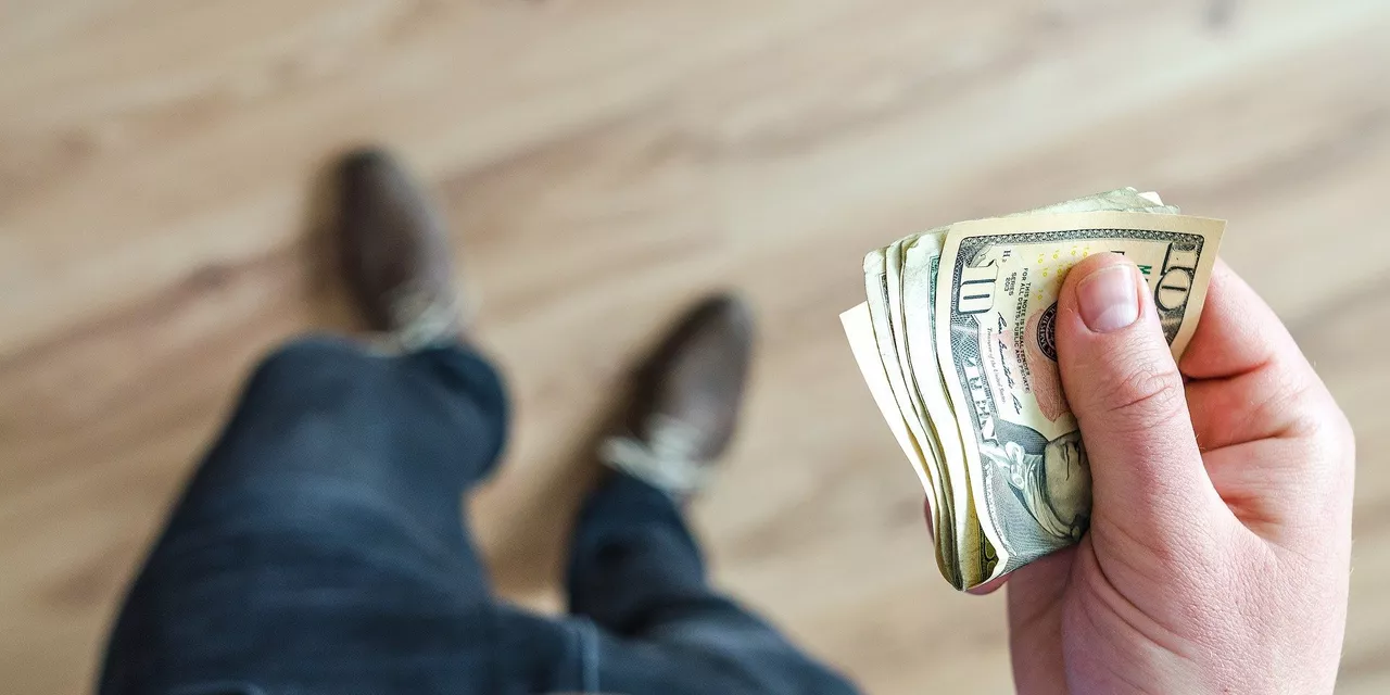 Мелочь, а приятно: как американцы оправдывают мелкое воровство у корпораций