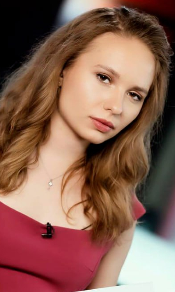 Ведущую «Дождя»* Ратникову** приговорили к 7,5 годам за фейки об армии России