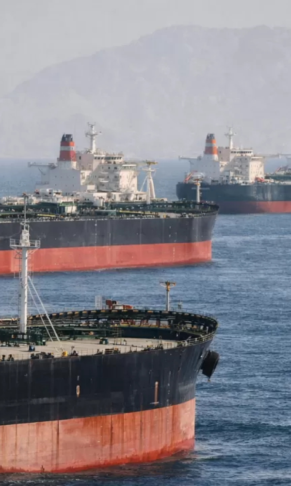 Южнокорейские танкеры застряли в Ормузском проливе: Сеул отправил спецпосланника в Иран