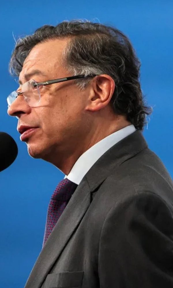 Президент Колумбии Петро подаст в суд на главу Эквадора Нобоа за клевету