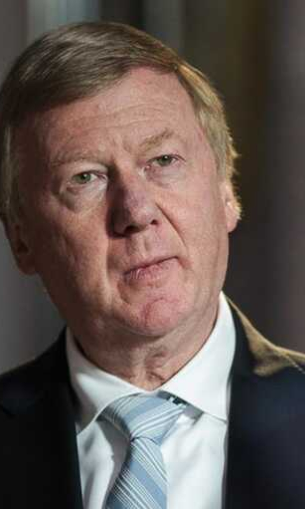 Приставы планируют арестовать имущество Чубайса на 5,5 млрд