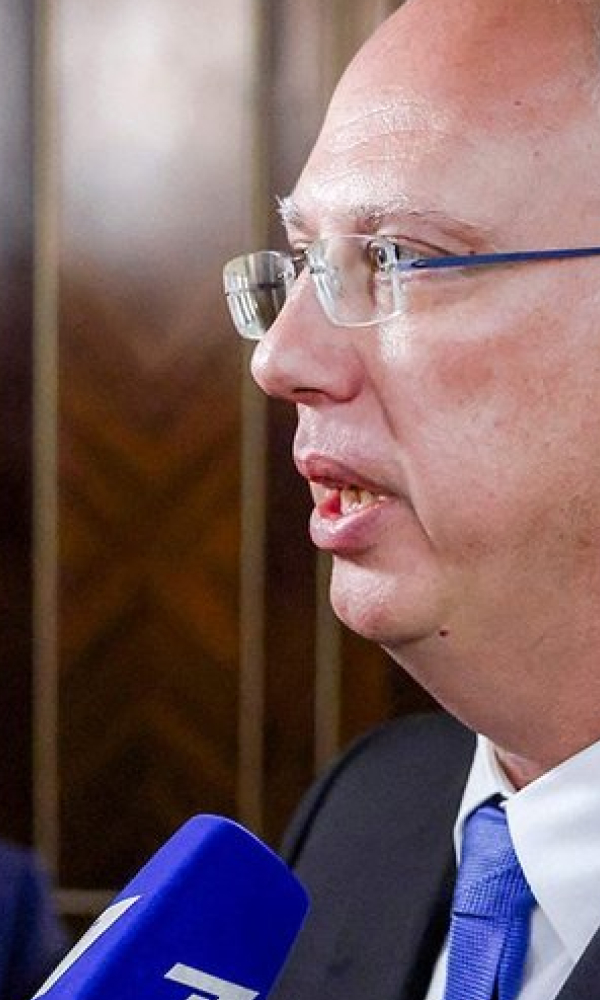 Дмитриев назвал авиакризис предвестником серьёзных потрясений