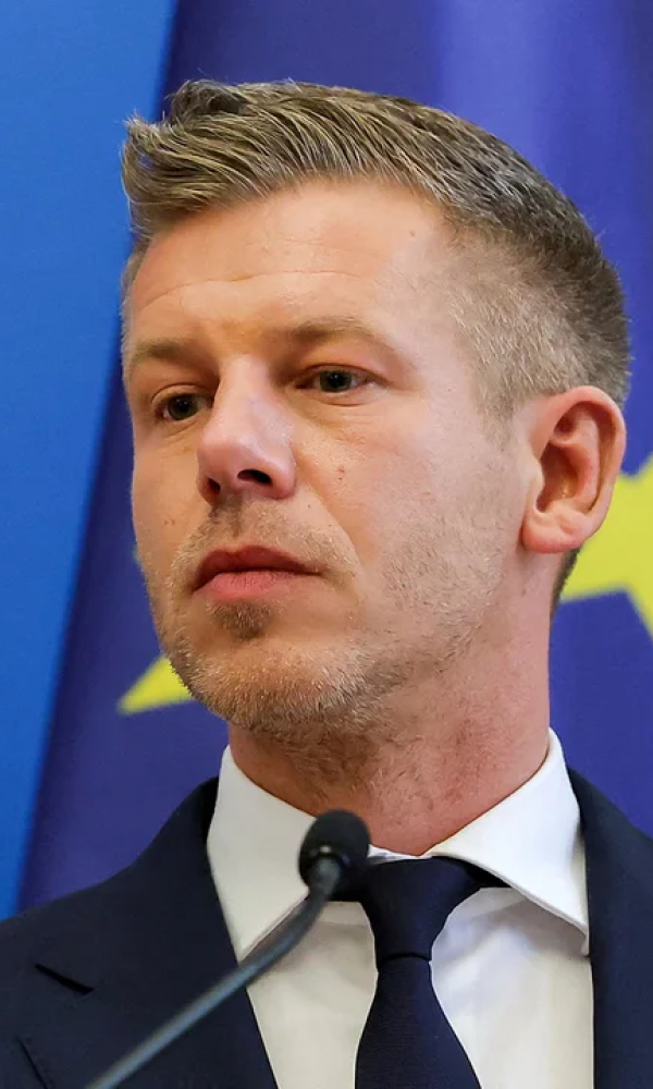 Экс-президент Венгрии предупредил о риске гражданской войны из-за действий Мадьяра
