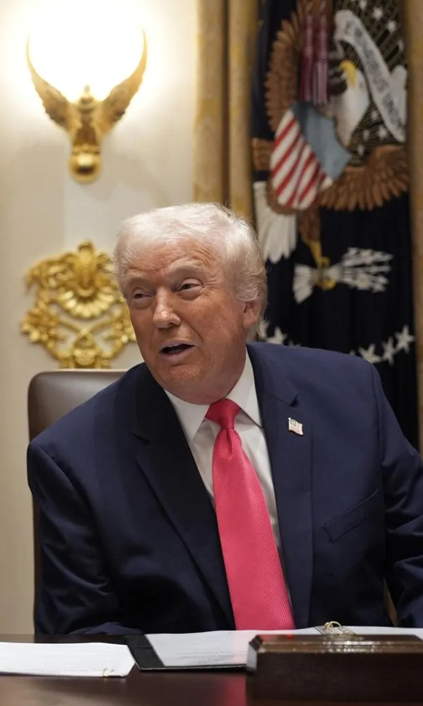 Трамп заявил, что значительная часть помощи США была передана Киеву наличными